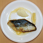 白身魚のムニエルレモンバターソース