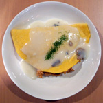 クリームソースのオムライス