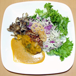 カボチャポタージュソースの自家製ハンバーグ